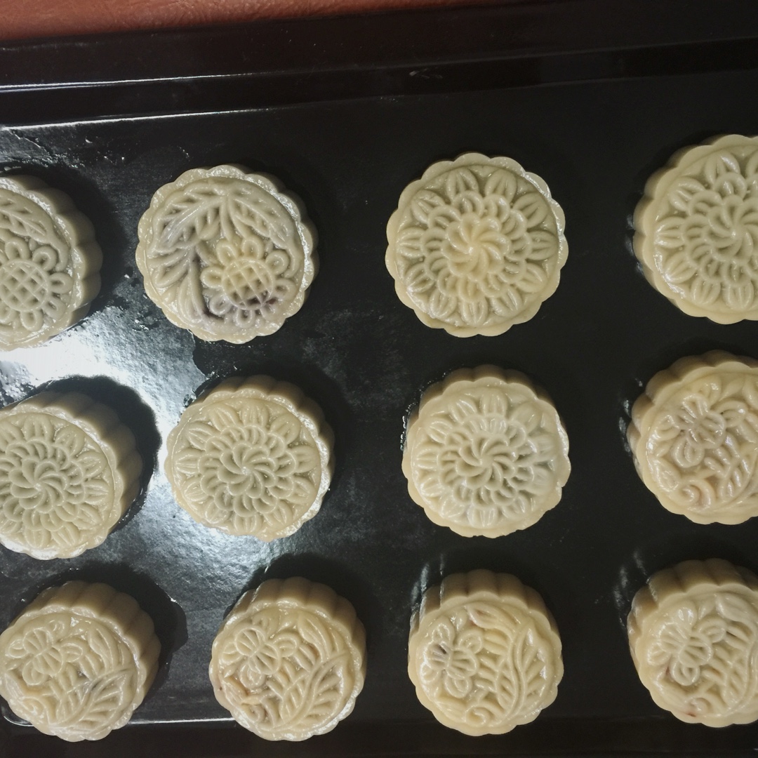 广式月饼—蛋黄莲蓉月饼