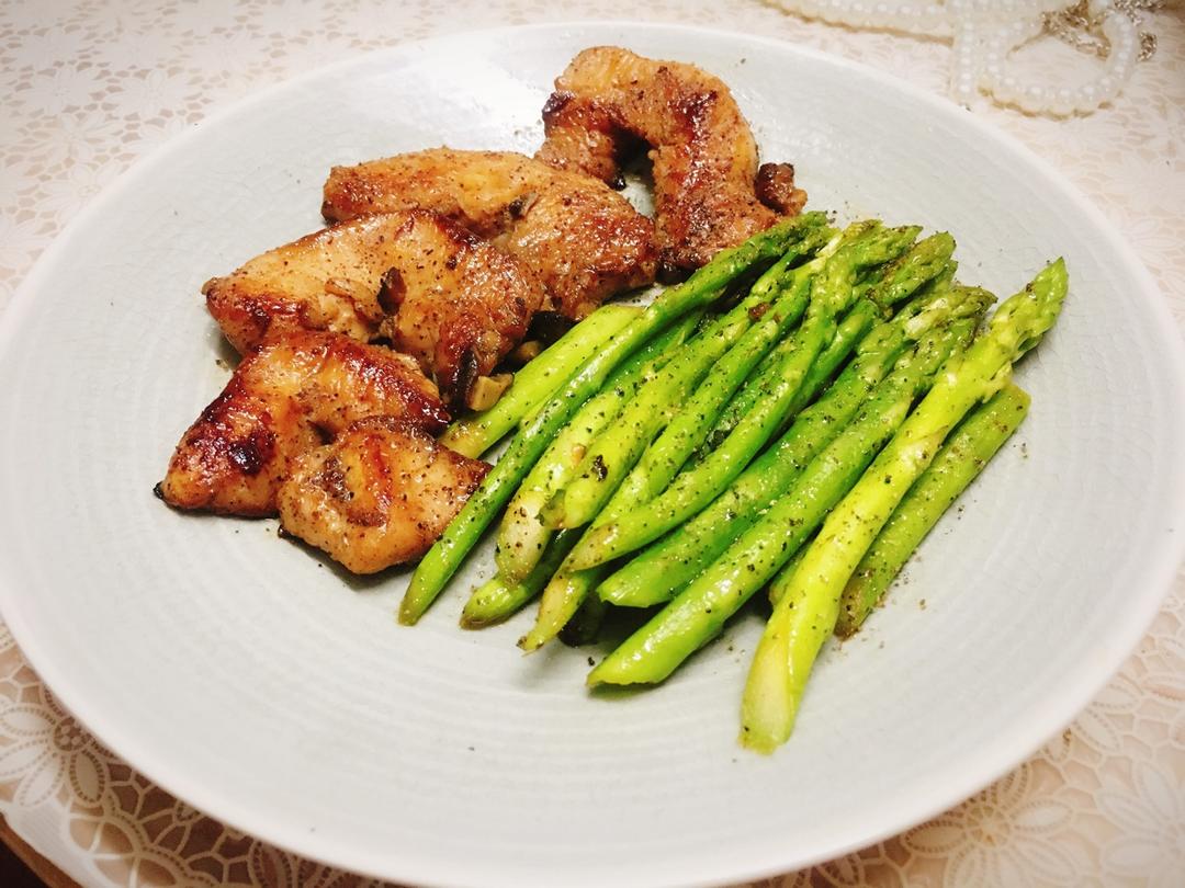 酷炫屌炸天好吃的煎鸡胸肉（香蒜蜂蜜煎鸡胸肉）