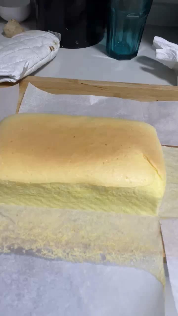 堪比柯基屁股
爆浆芝士🧀古早蛋糕