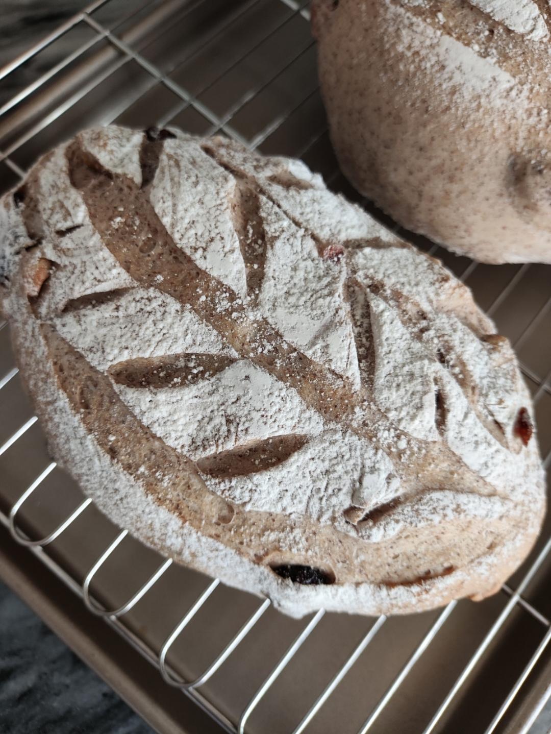 全麦蔓越莓核桃软欧包