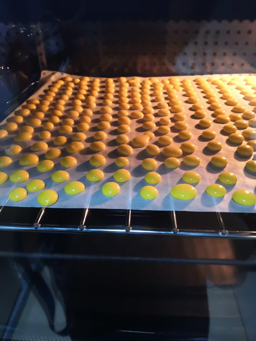 入口即化的无添加蛋黄溶豆
