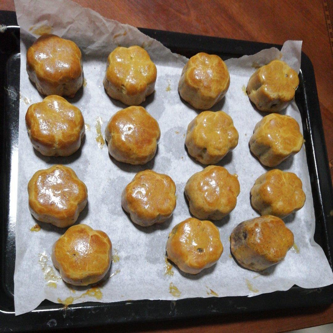 广式月饼—蛋黄莲蓉月饼