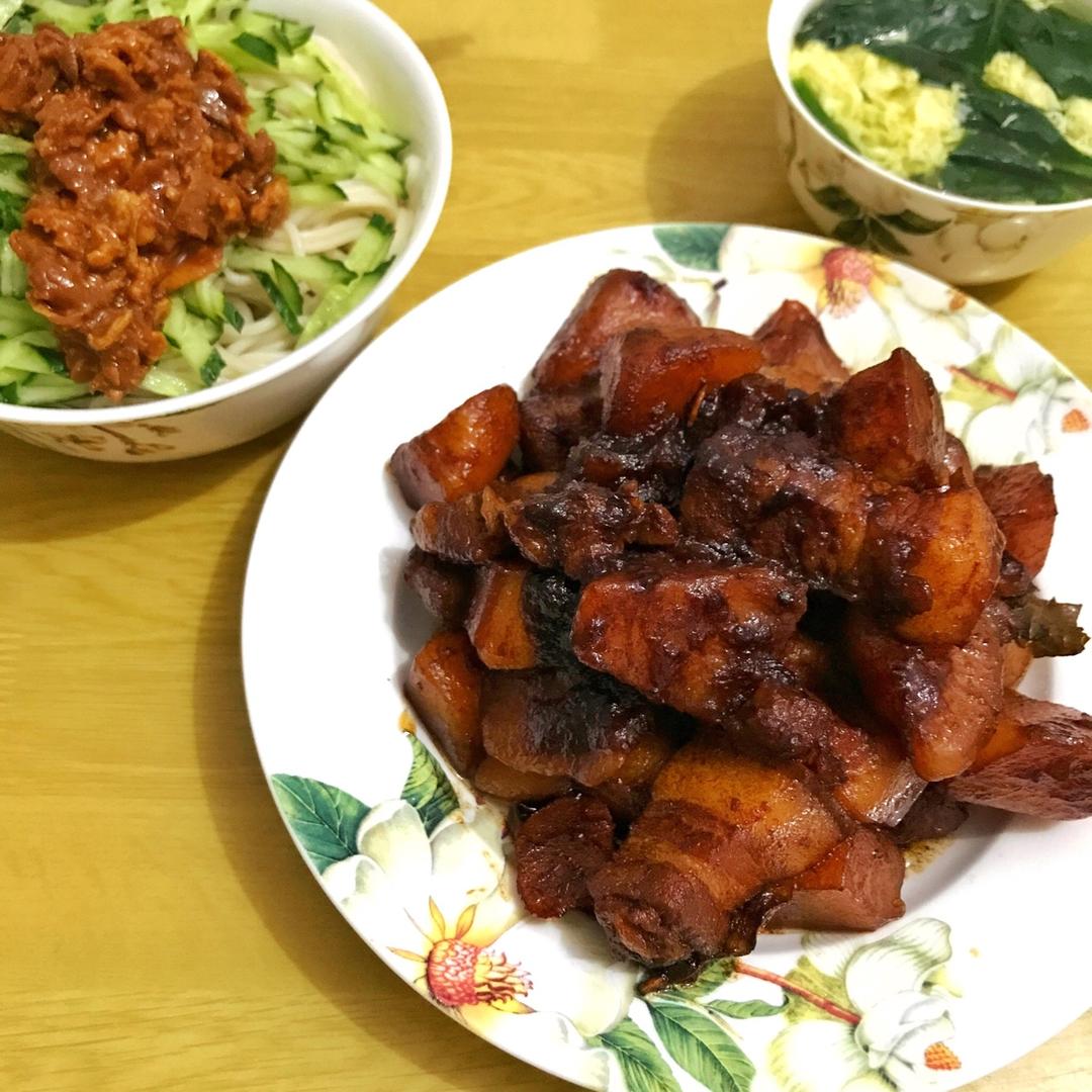 红烧肉炖土豆