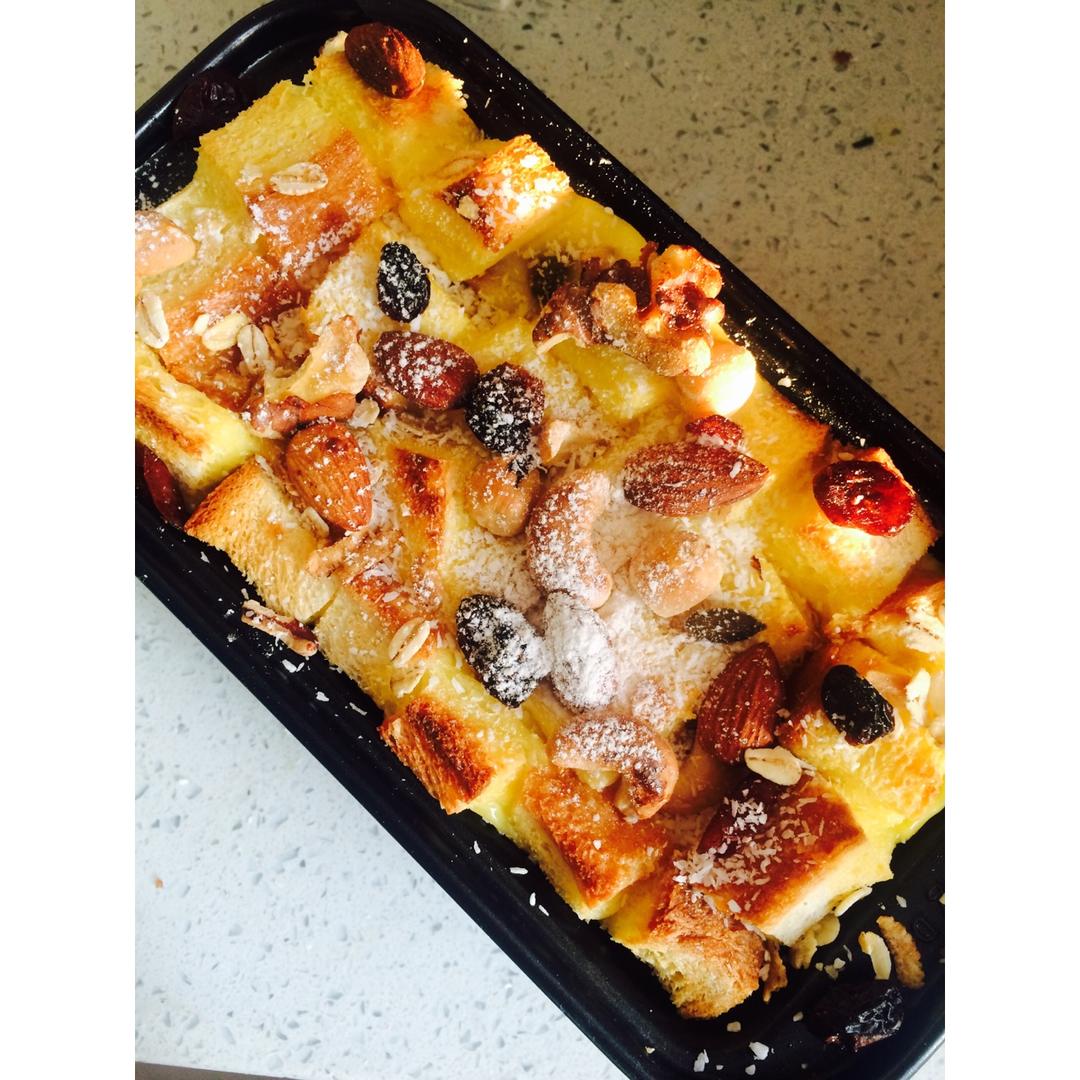 快手早餐面包布丁 | 消耗剩余吐司及淡奶油的好方法