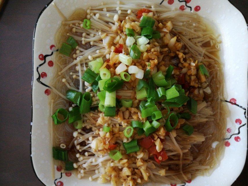 蒜蓉蒸金针菇粉丝（小心上瘾）