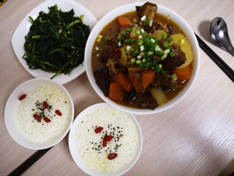 番茄土豆炖牛腩