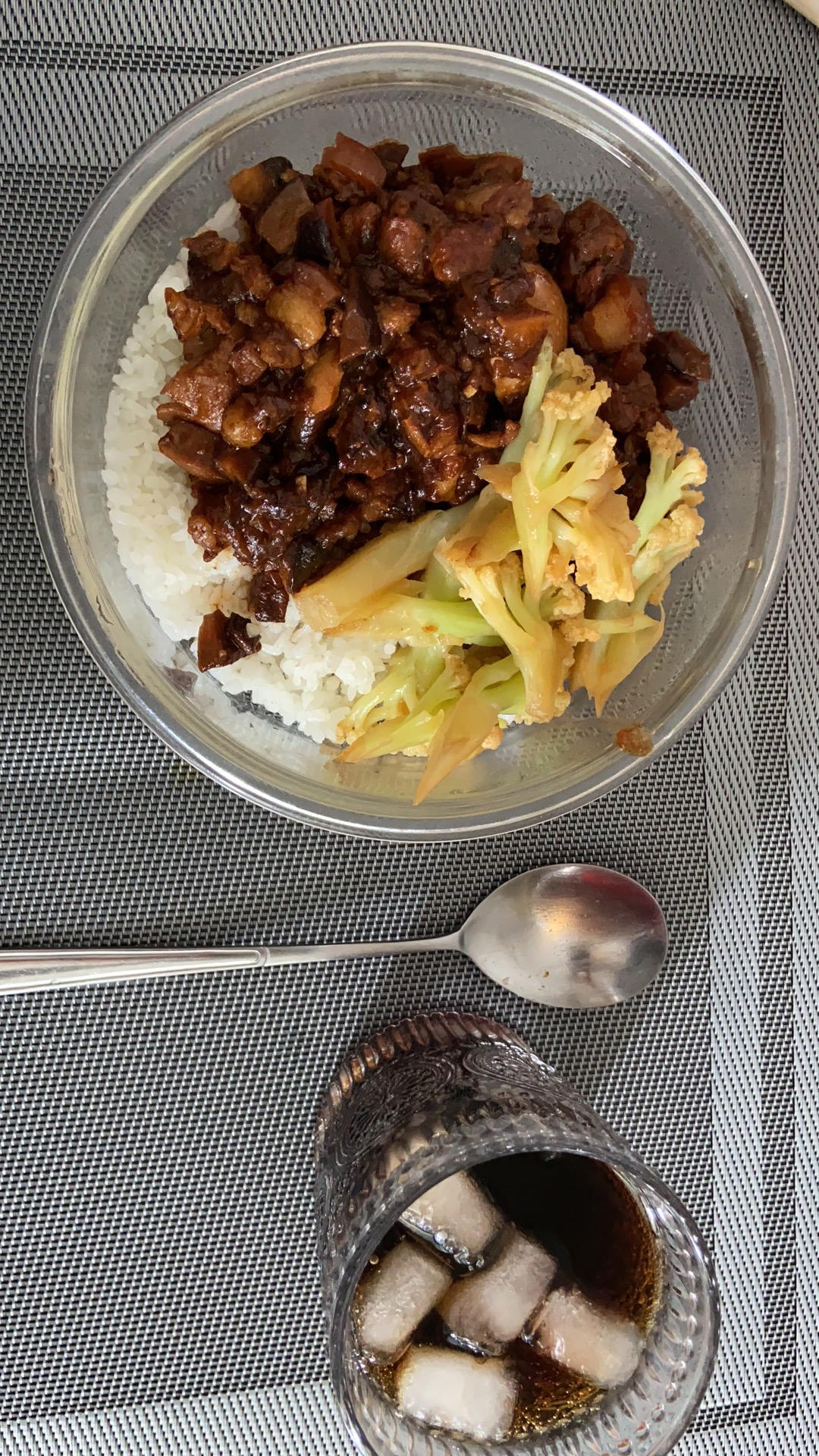 洋葱酥卤肉饭