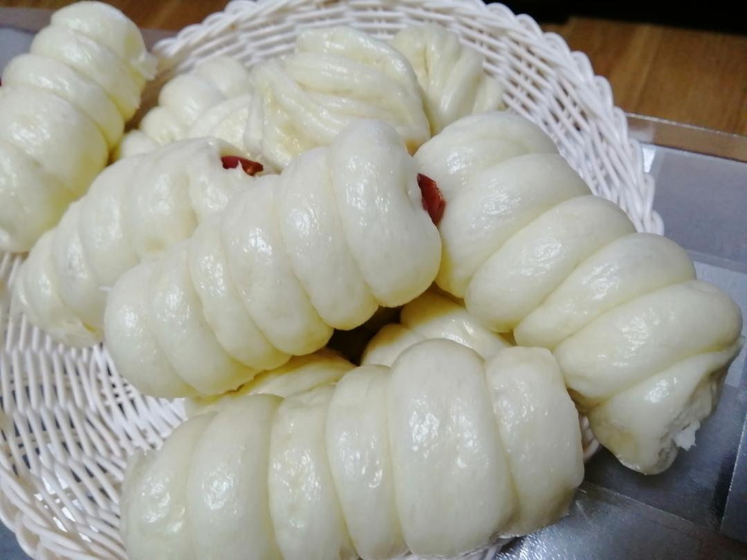 人人爱吃的蚕宝宝花卷