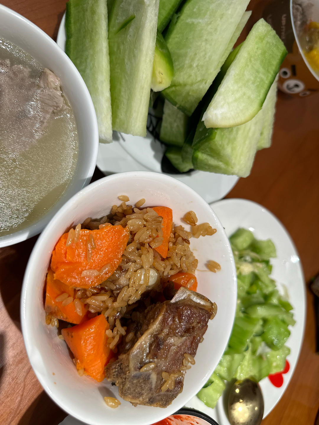 【排骨焖饭】