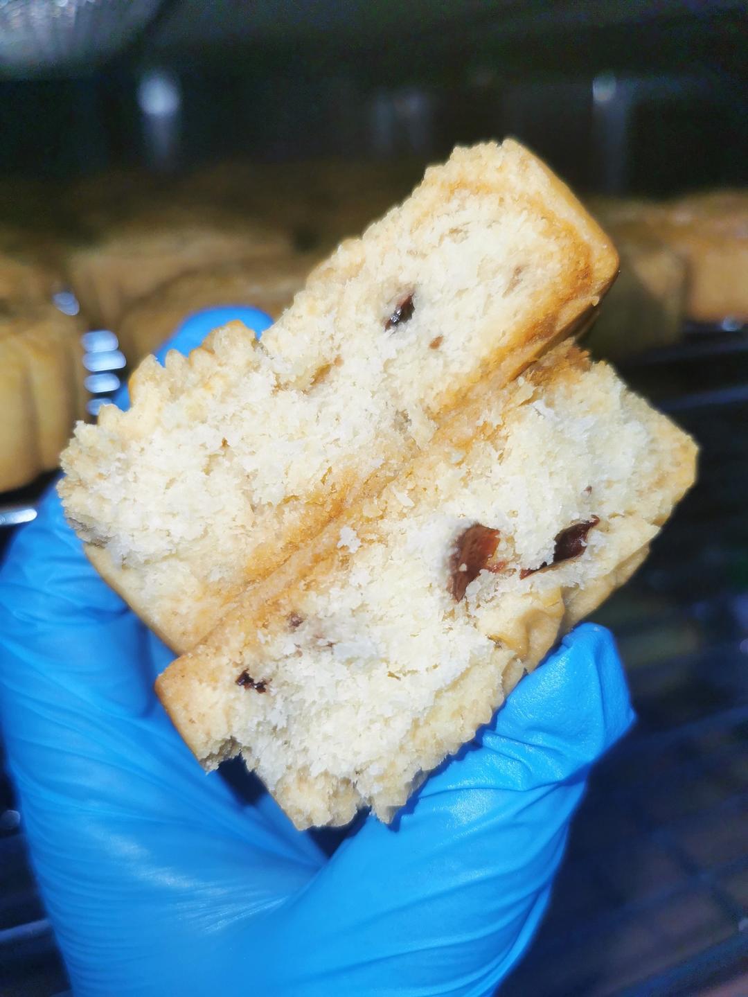 有糖双酥椰蓉蔓越莓馅月饼（也可用蜜酥皮包，精致提浆皮包，有糖双酥皮包，或者香油川酥皮包）