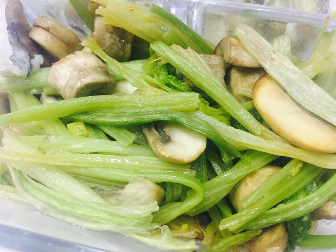 蘑菇芹菜