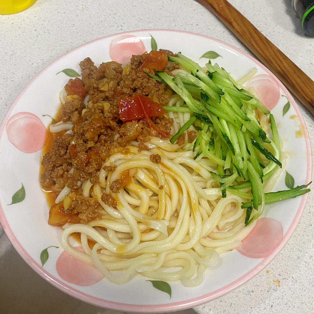 真想让你们尝尝这碗肉酱拌面🍜太香太香了