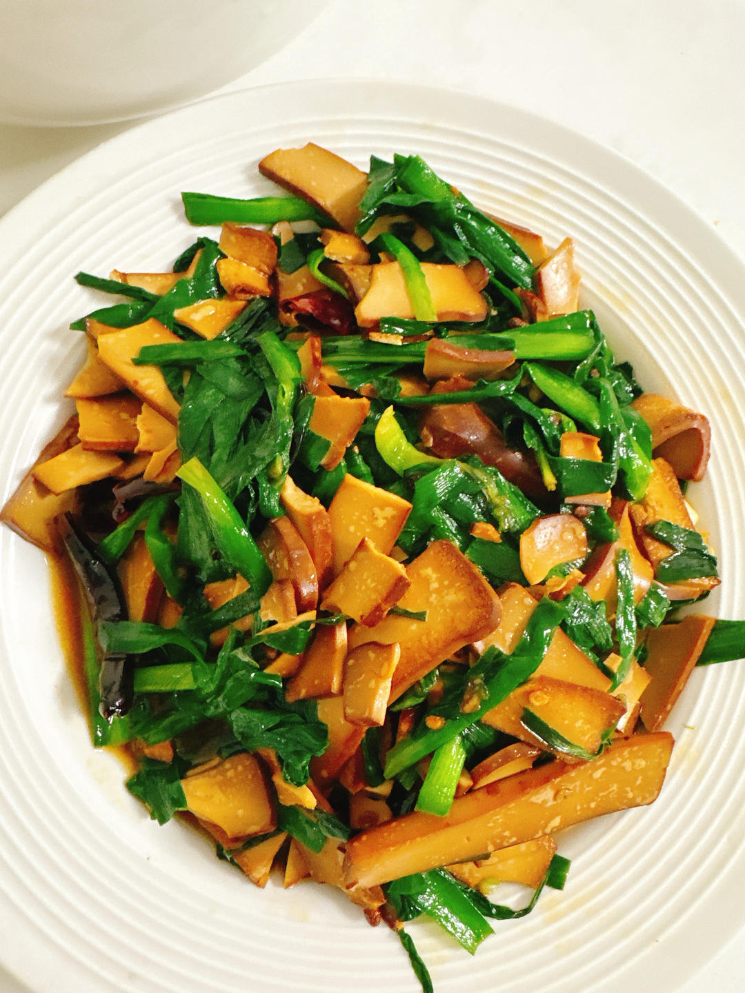 四川人的家常菜-韭菜炒豆干