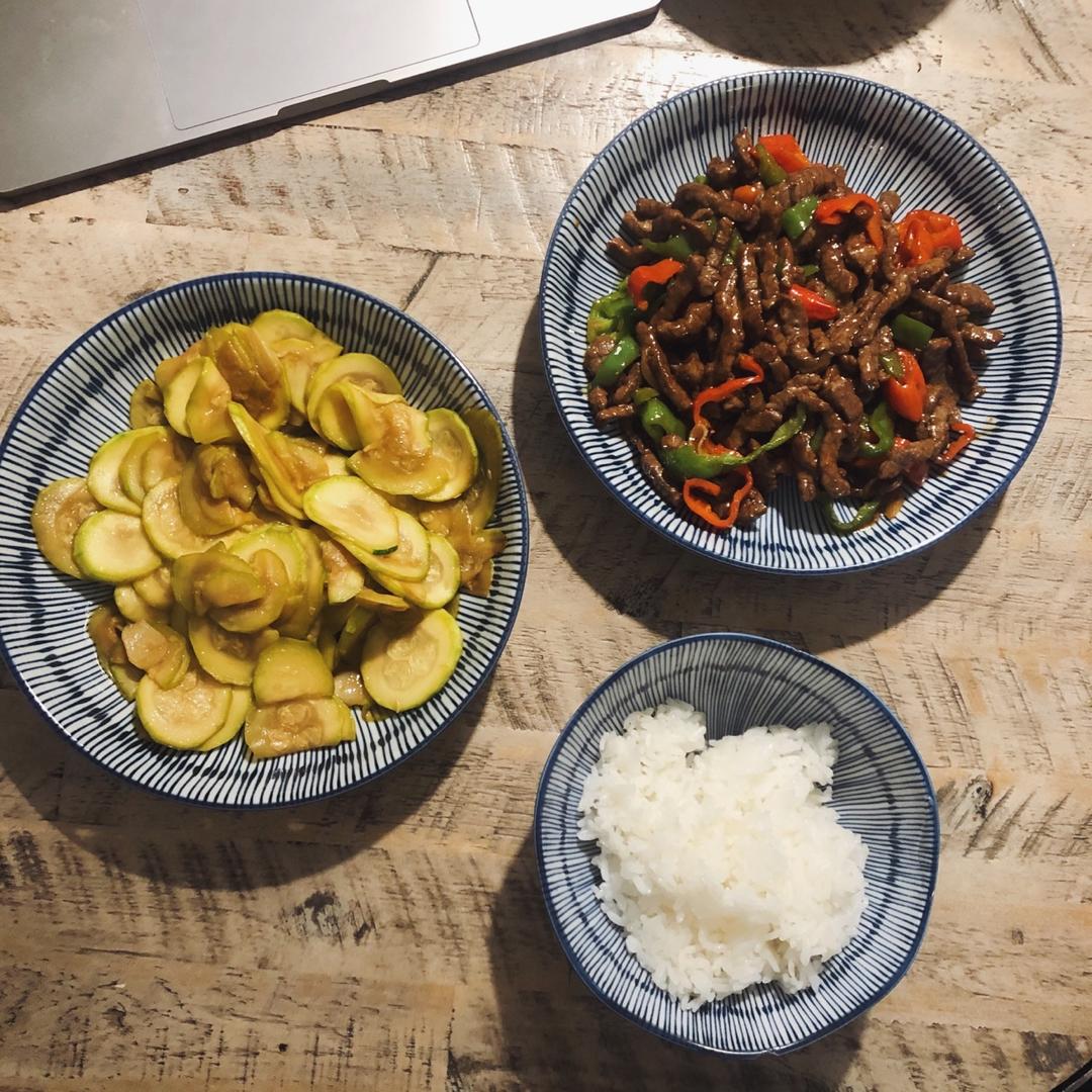 如何炒出嫩牛肉