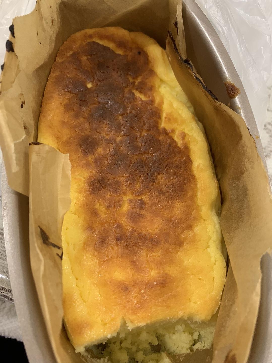 一晚上的等待果然是值得的，这是一款好吃的芝士蛋糕