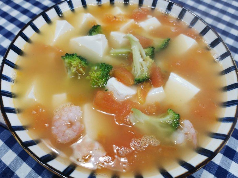 西兰花虾仁豆腐汤