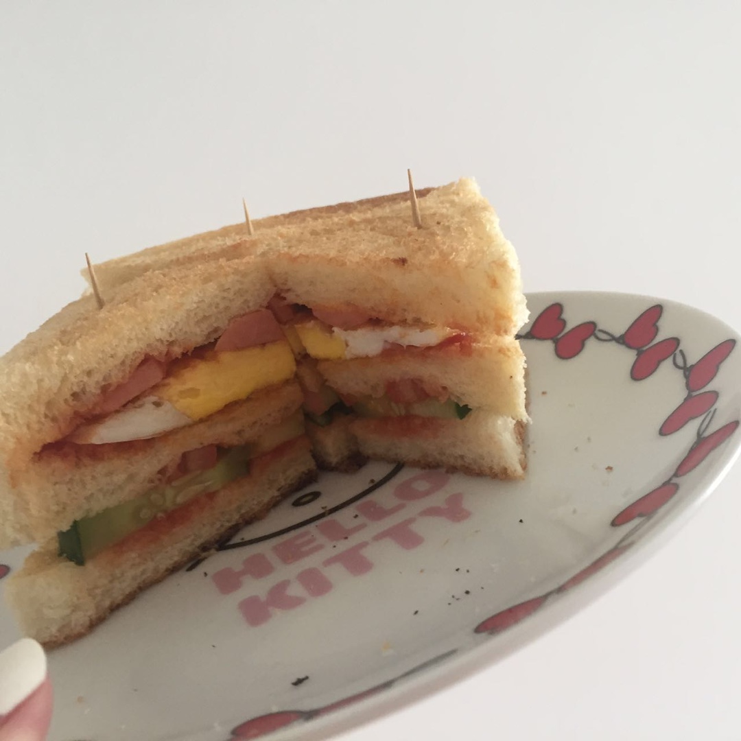 鸡蛋火腿三明治