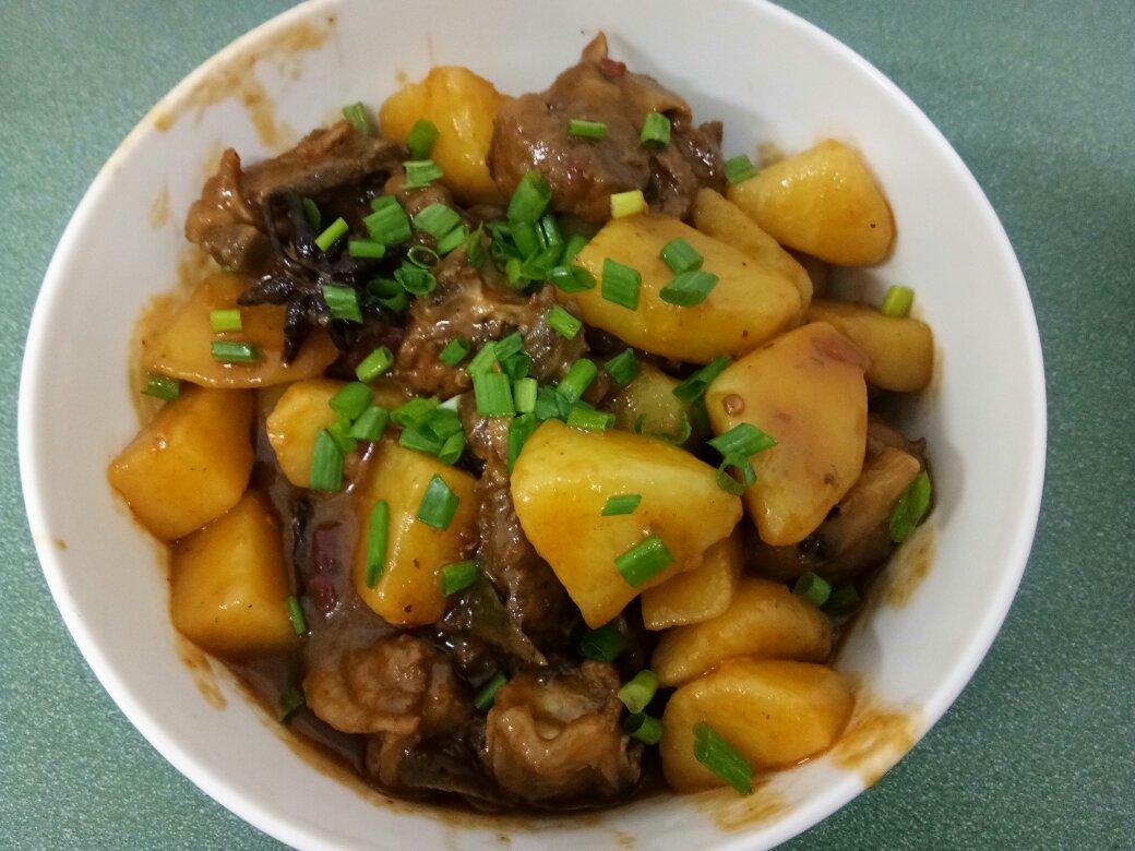 土豆烧排骨