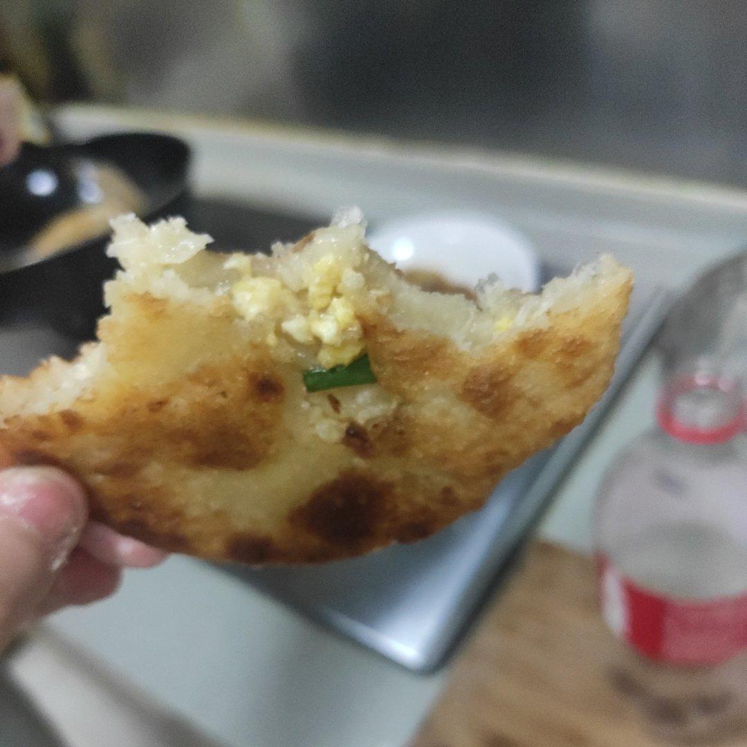 会连续吃八个的萝卜馅饼