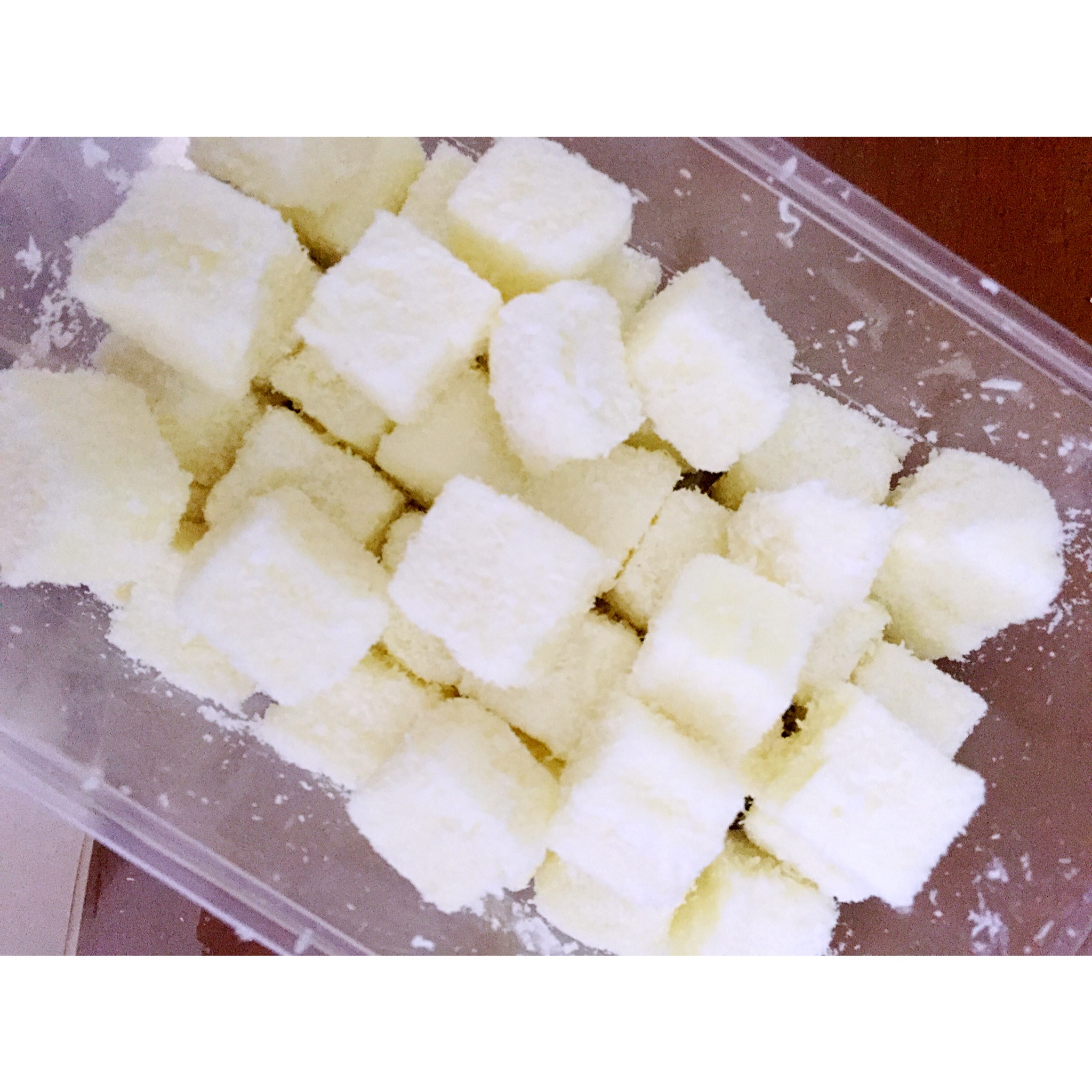 椰丝牛奶小方糕