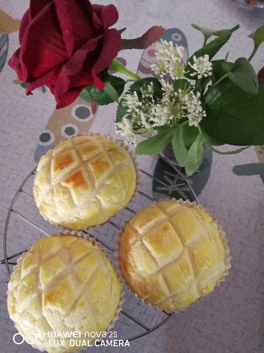 好吃到炸裂的港式菠萝包（附带制作酥皮的小视频）