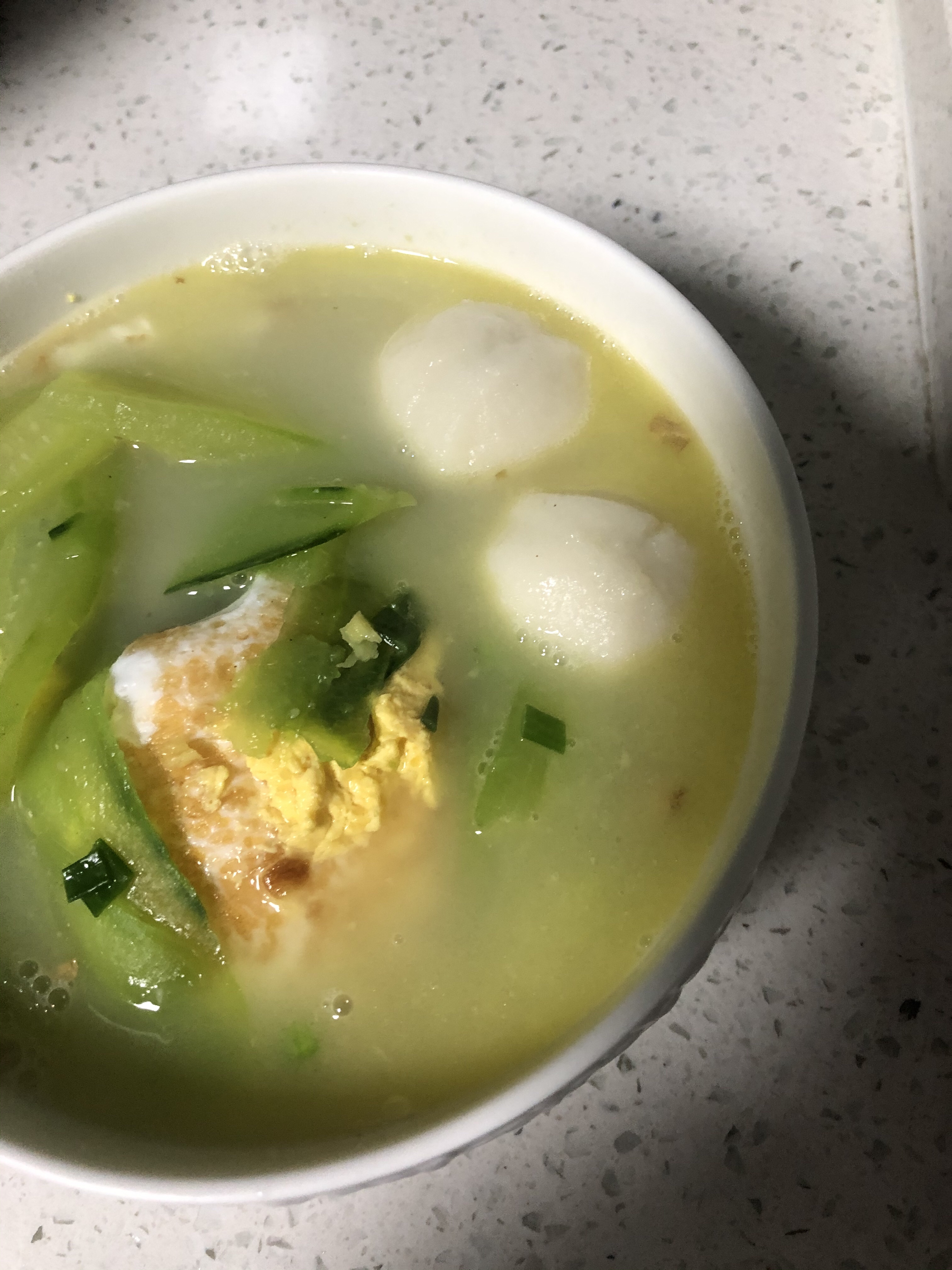 黄瓜荷包蛋丸子汤的做法 步骤4