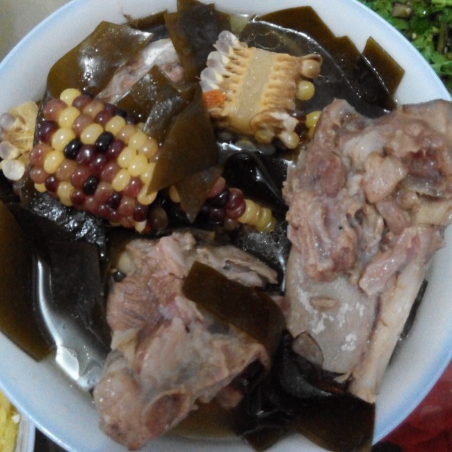 肉骨头海带玉米汤