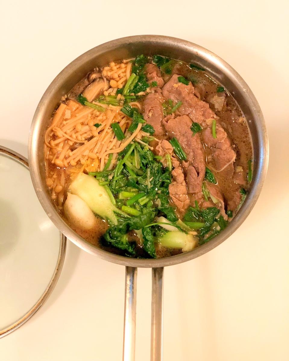 鲜菌肥牛锅