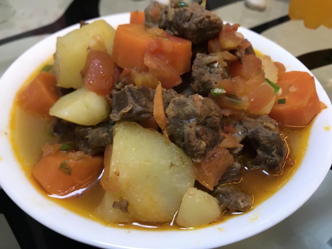 番茄土豆炖牛腩
