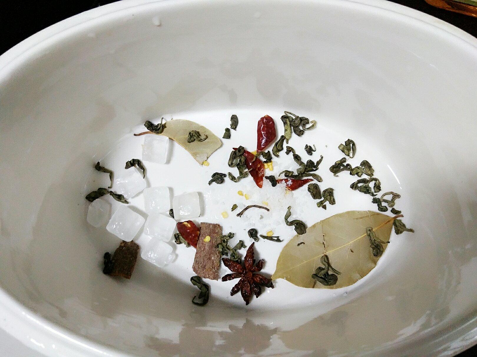 隔水炖.茶叶蛋的做法 步骤2