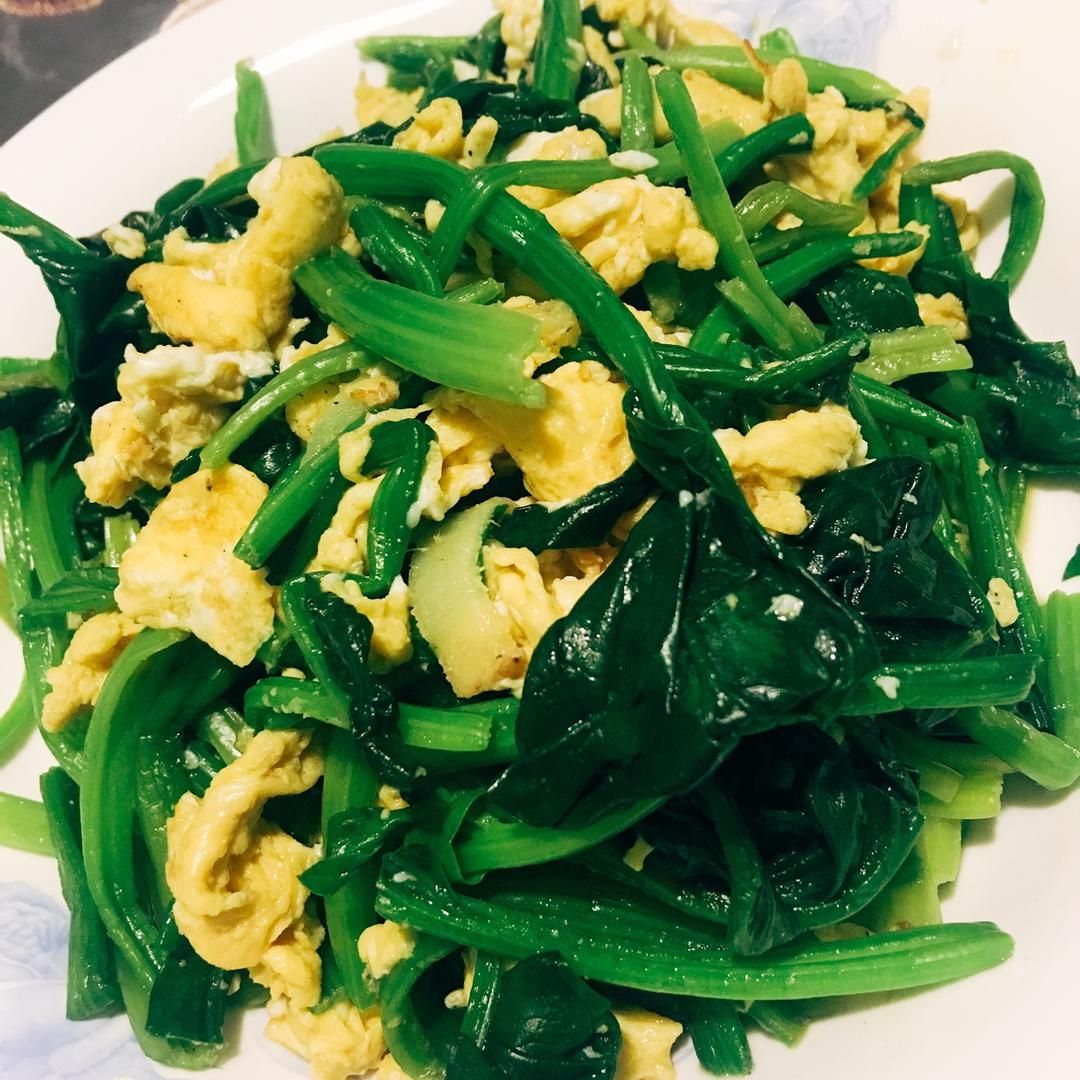 菠菜炒鸡蛋