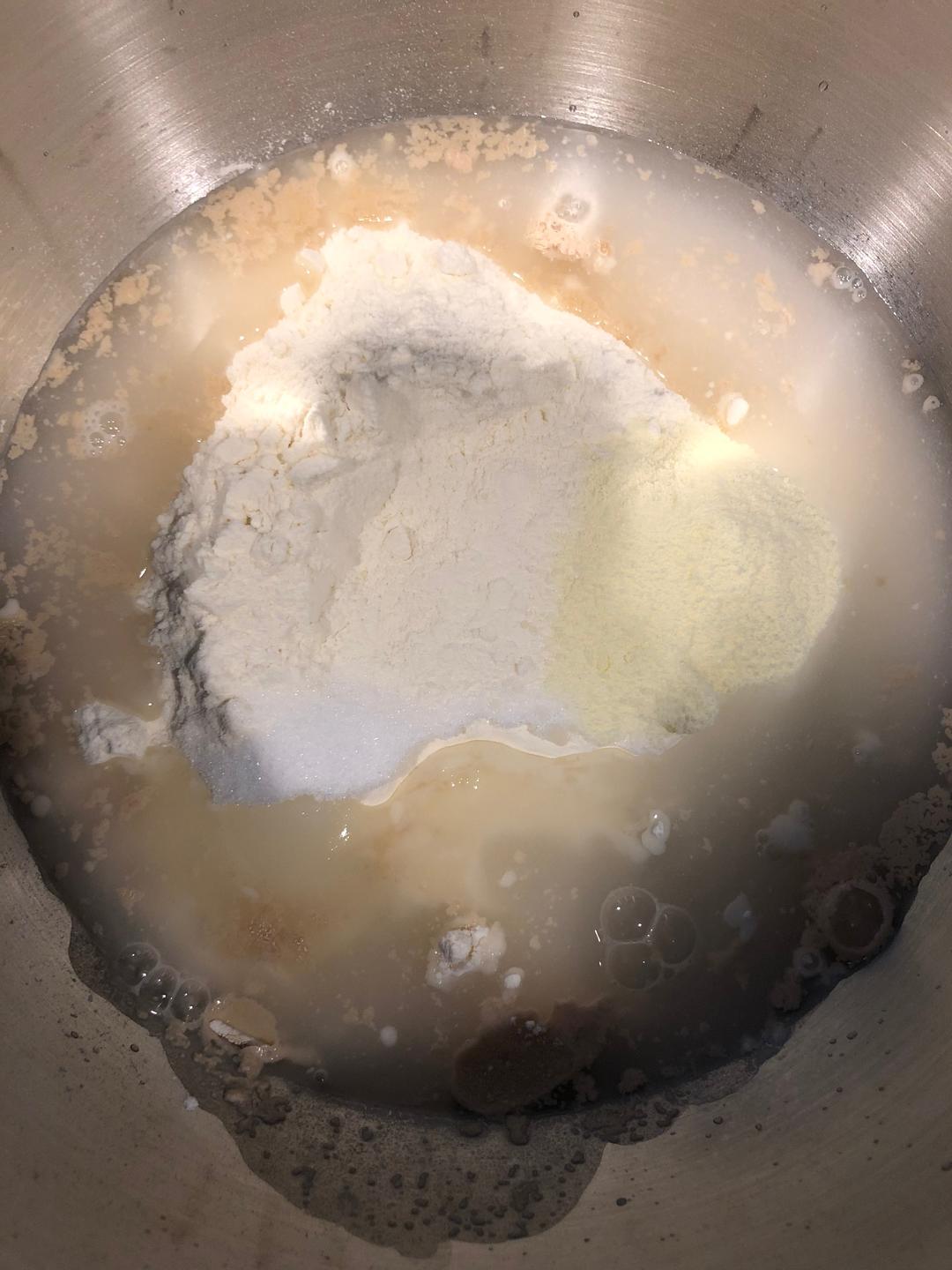 纯奶手撕吐司的做法 步骤1