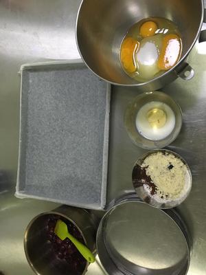 黑森林蛋糕(附可可海绵蛋糕做法)的做法 步骤1