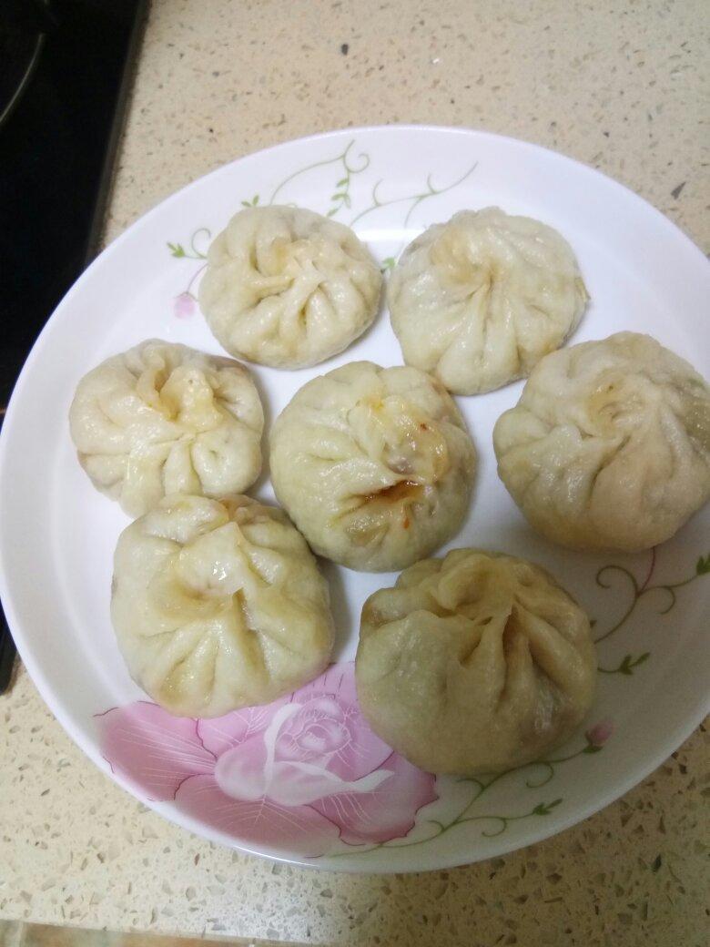 云朵般松软爆浆蜜汁叉烧包