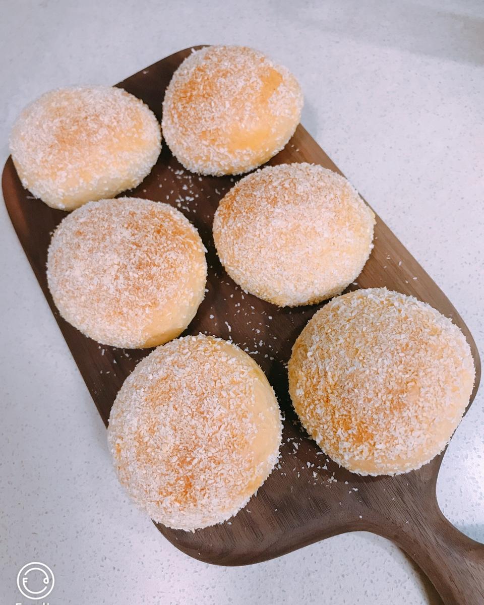 椰蓉奶酥小餐包