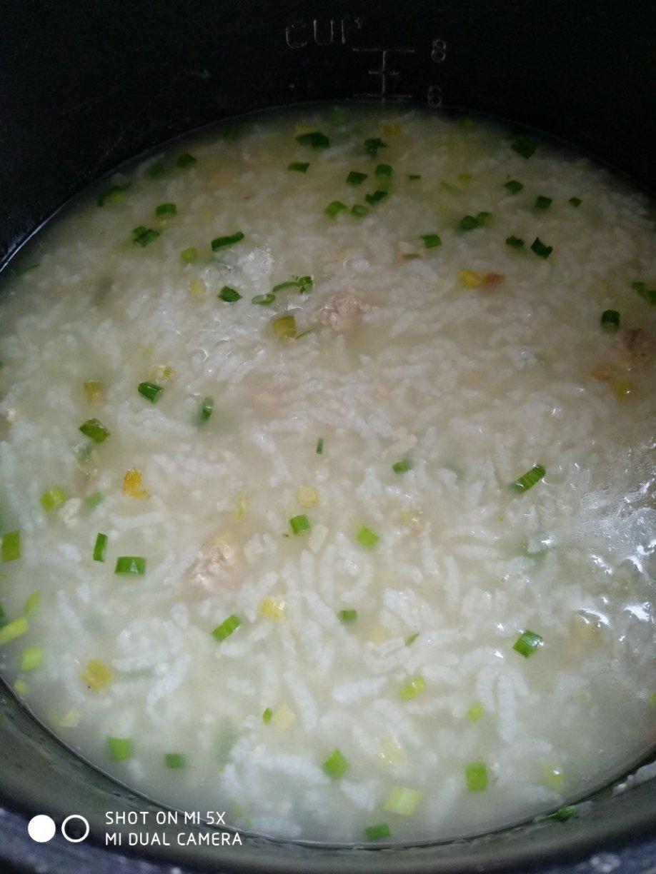 十五分钟快手之香滑皮蛋瘦肉粥(附五分钟电饭煲电压力锅更快捷方法)