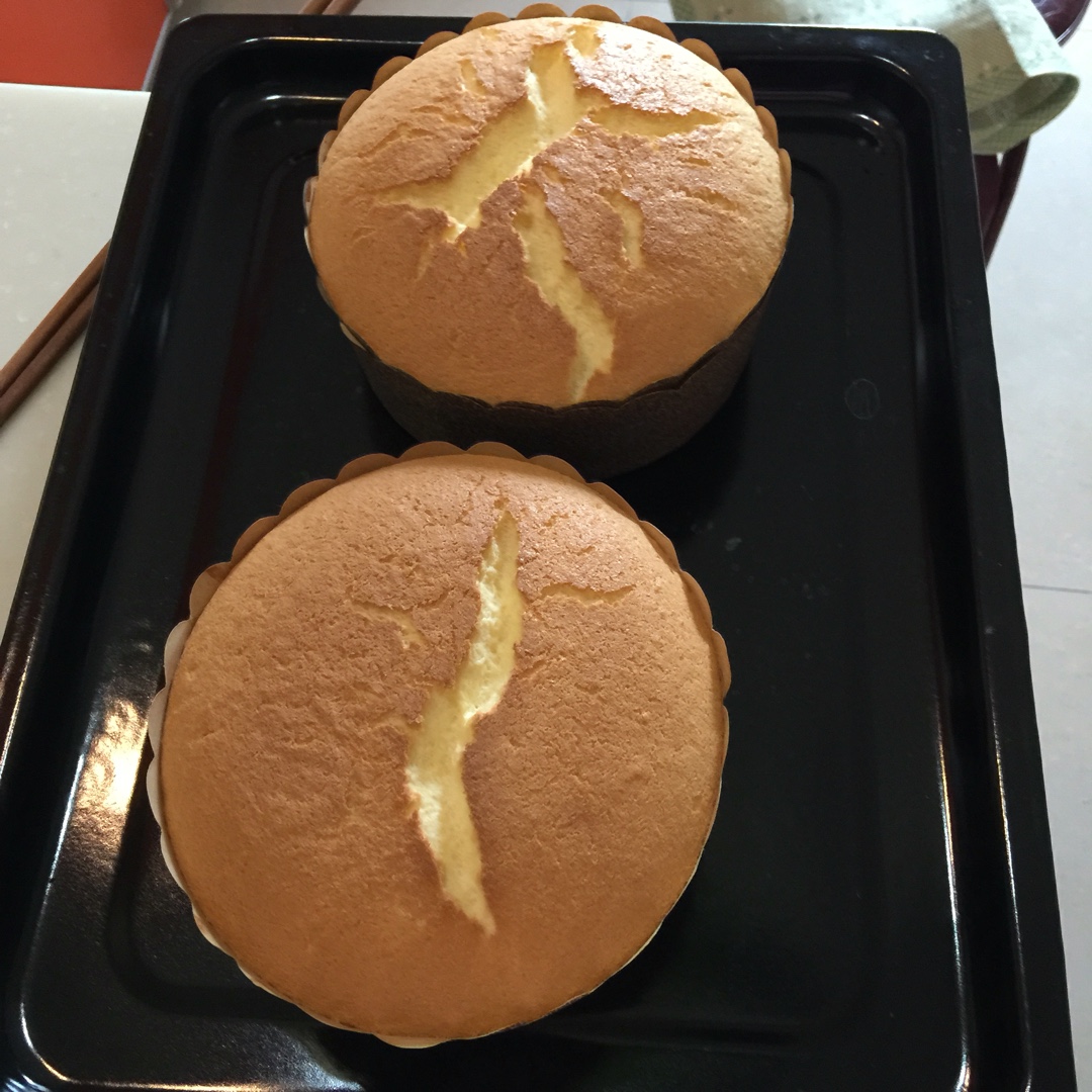 基础全蛋海绵蛋糕（内附可能是最详细的海绵蛋糕失败原因分析）