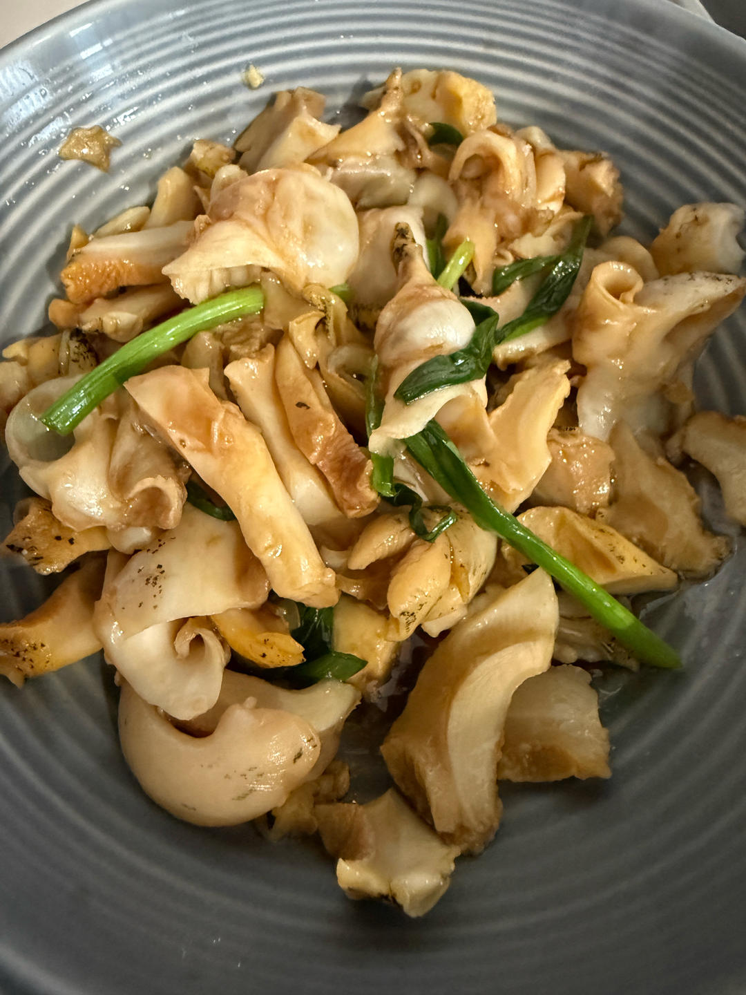 〈葱油海螺〉，这个好吃。欣小厨 😉