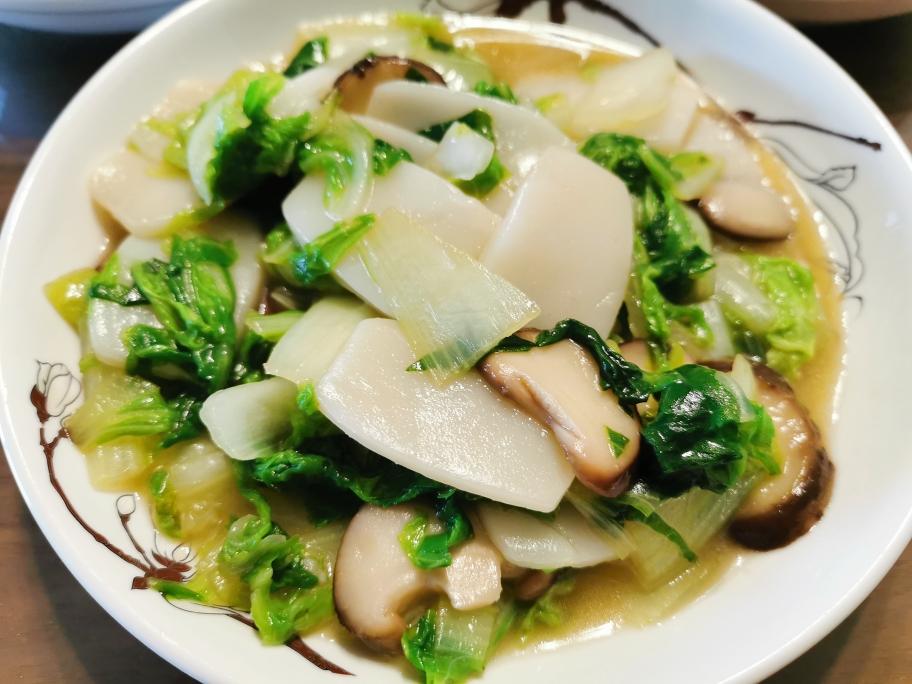 杭白菜香菇炒年糕