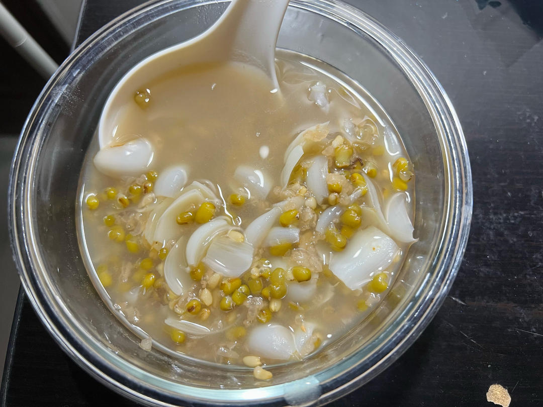 百合绿豆薏米汤