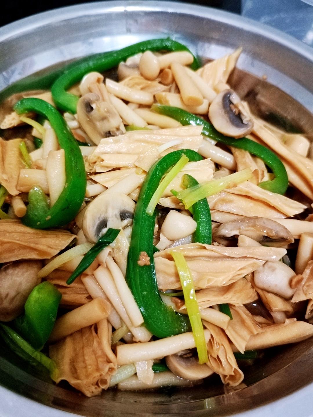 菌菇烧腐竹，我可以下三碗饭！做法超简单