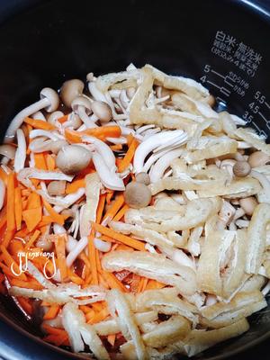 一口气能吃两碗❗日式蟹味菇煲饭（来自一位日本老婆婆的方子.附有味啉和荞面汁制法）的做法 步骤8