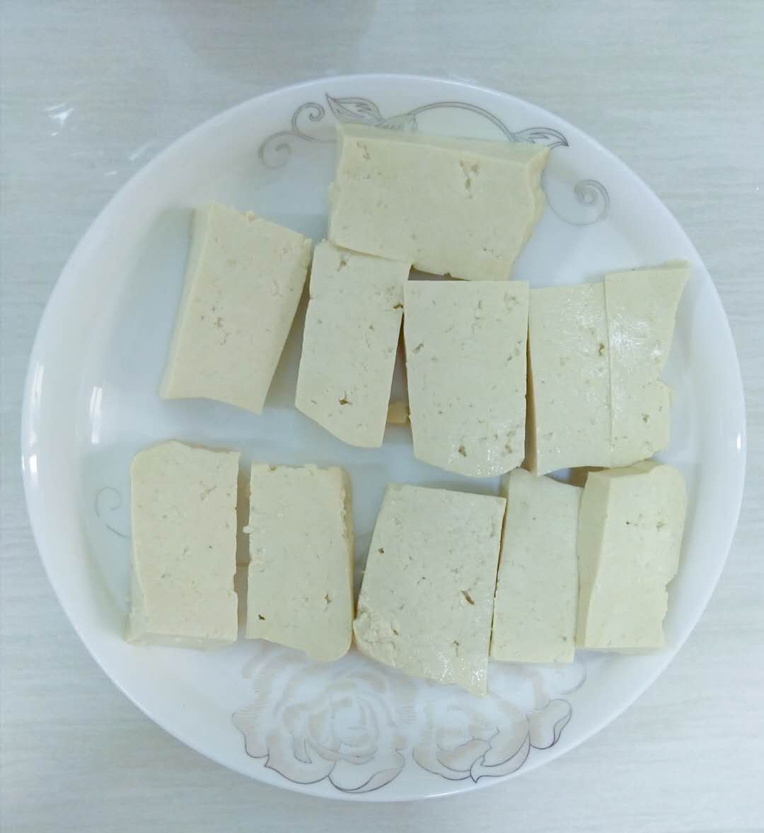 香香嫩嫩的水煎豆腐的做法 步骤2