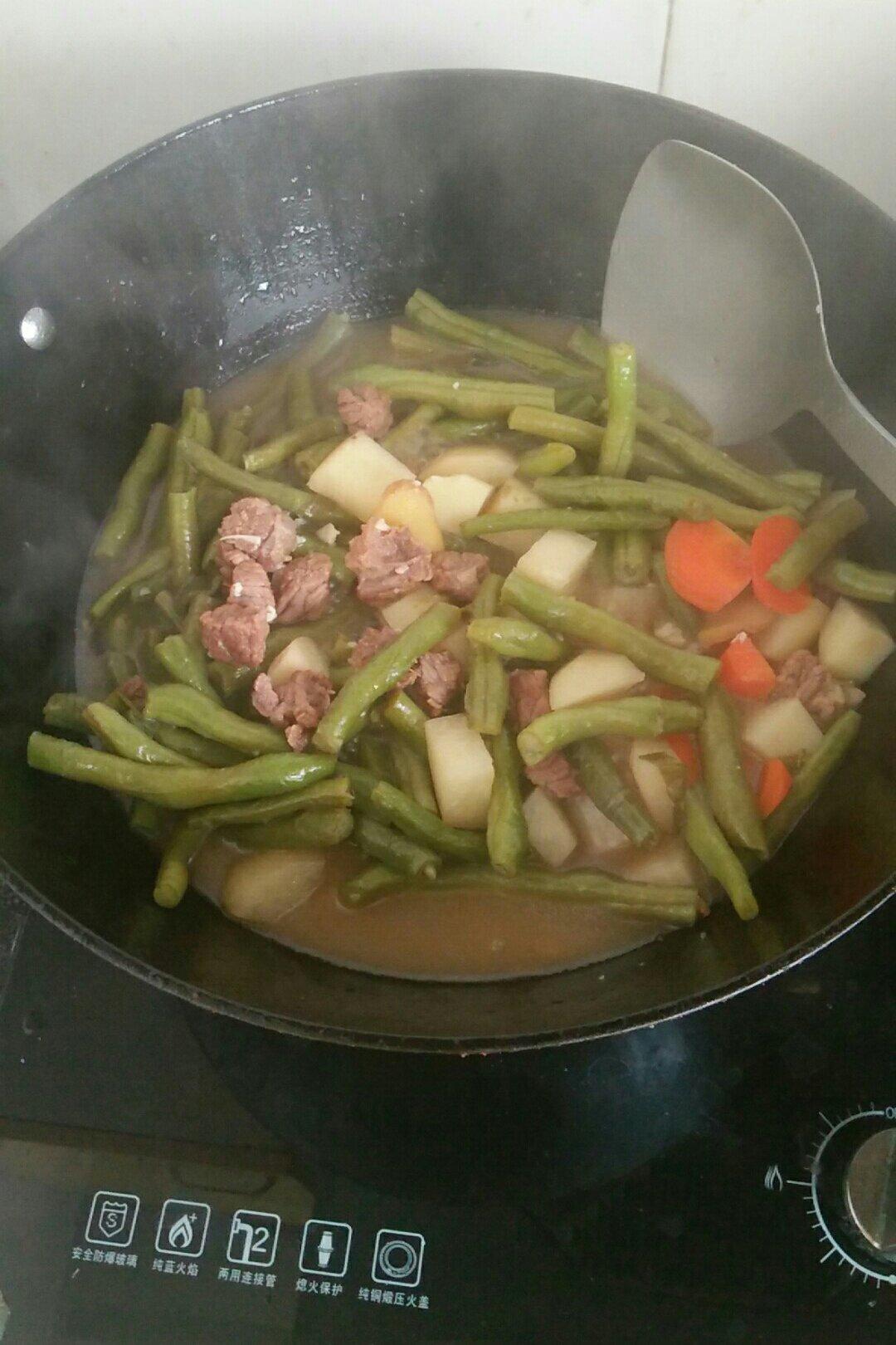 牛肉豆角炖土豆