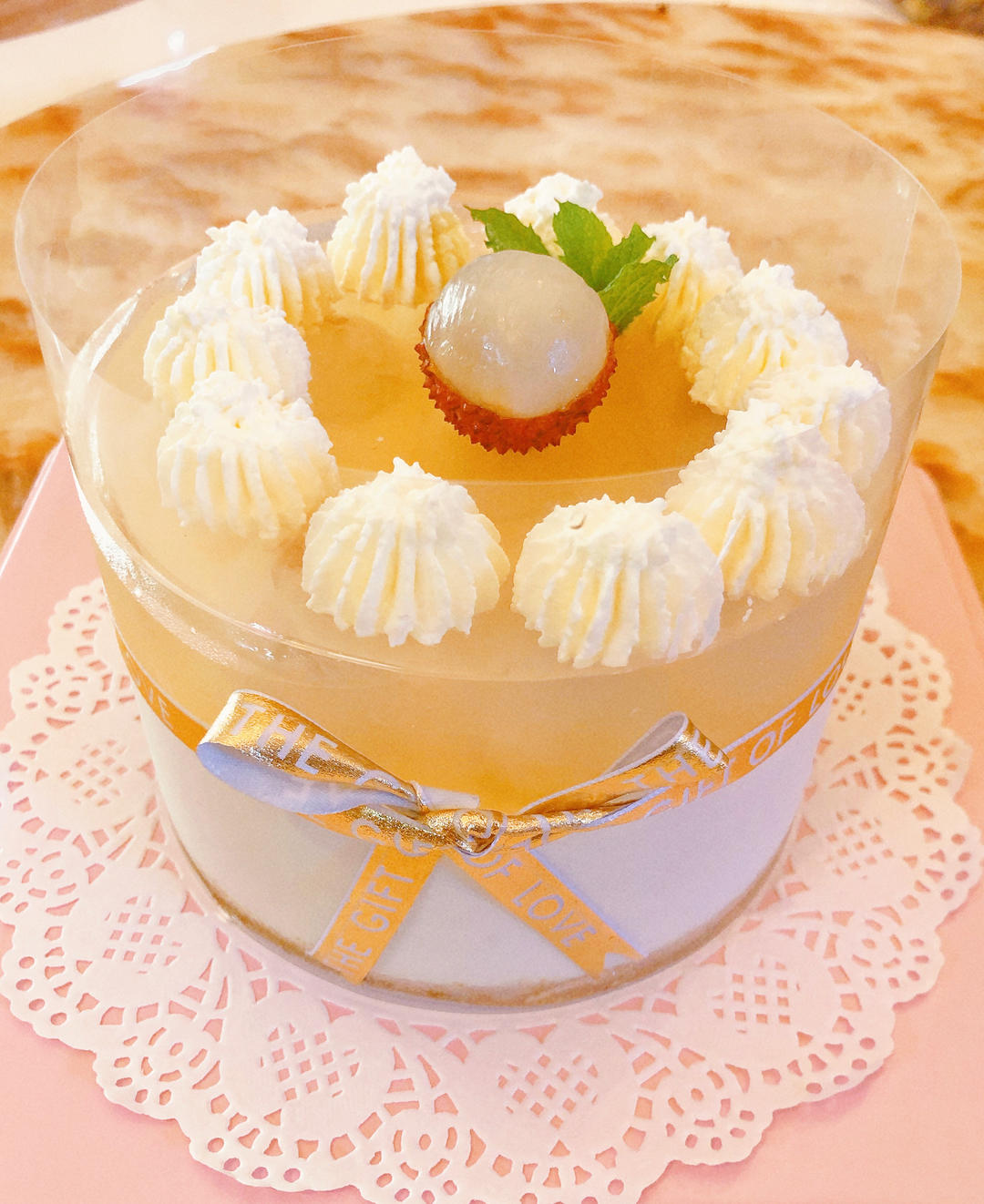 高颜荔枝乳酪慕斯蛋糕