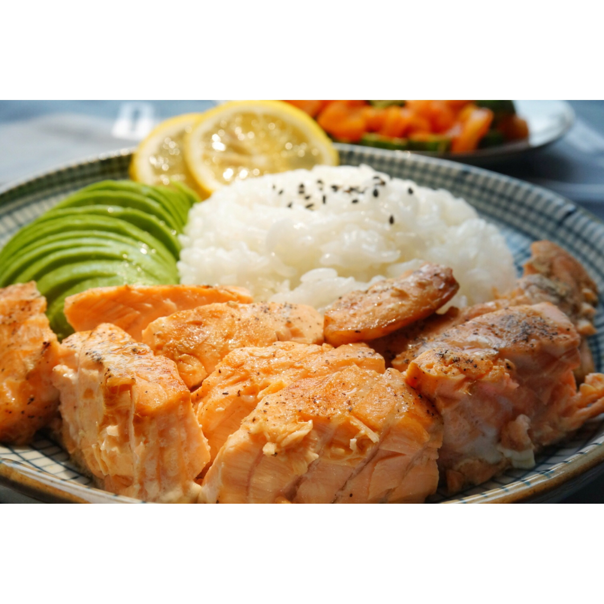 三文鱼牛油果拌饭
