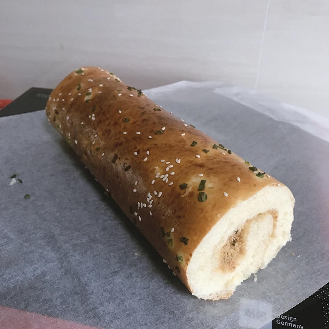 葱香肉松面包卷