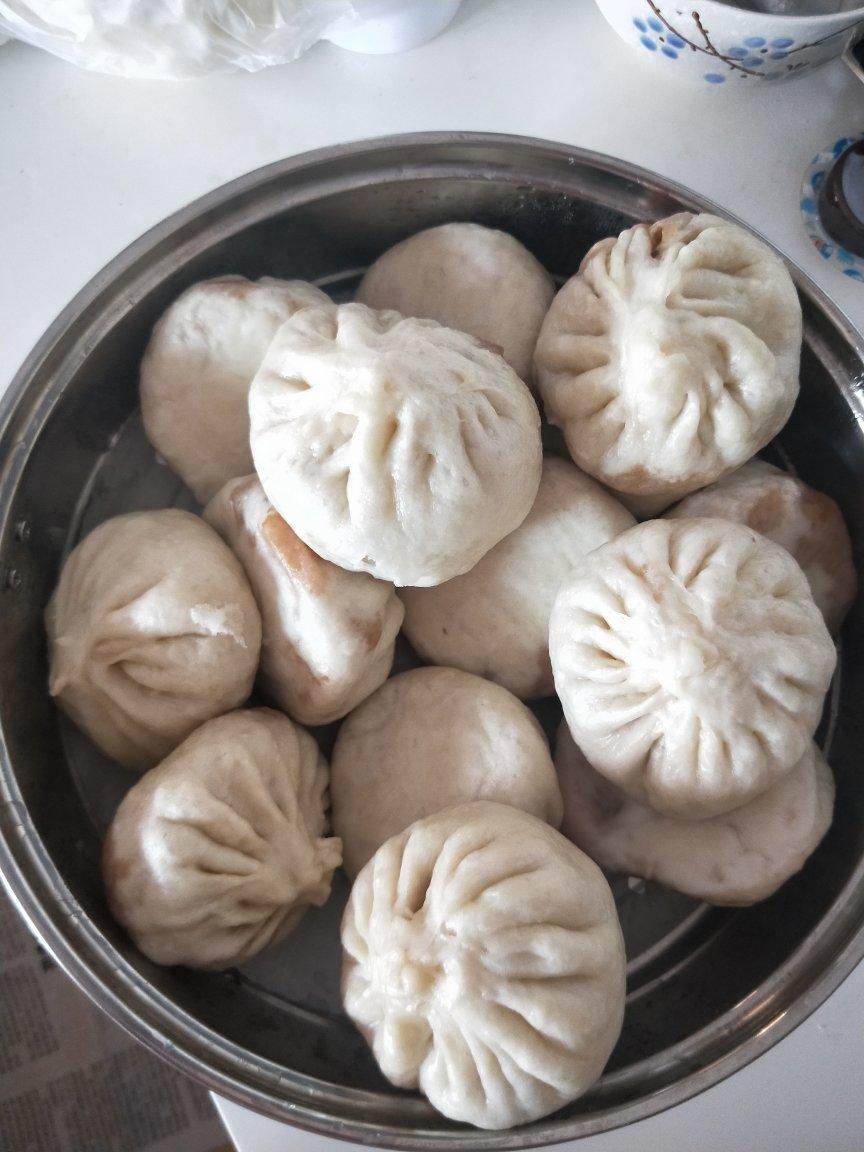 鲜美多汁的洋葱牛肉包子