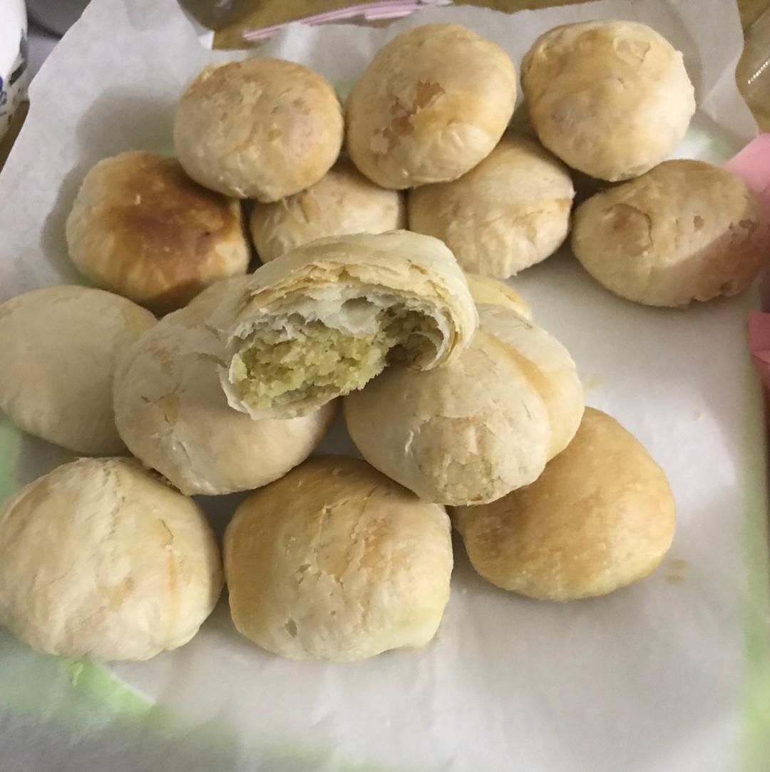 吃还是吃呢做的酥皮绿豆饼 酥得掉渣渣