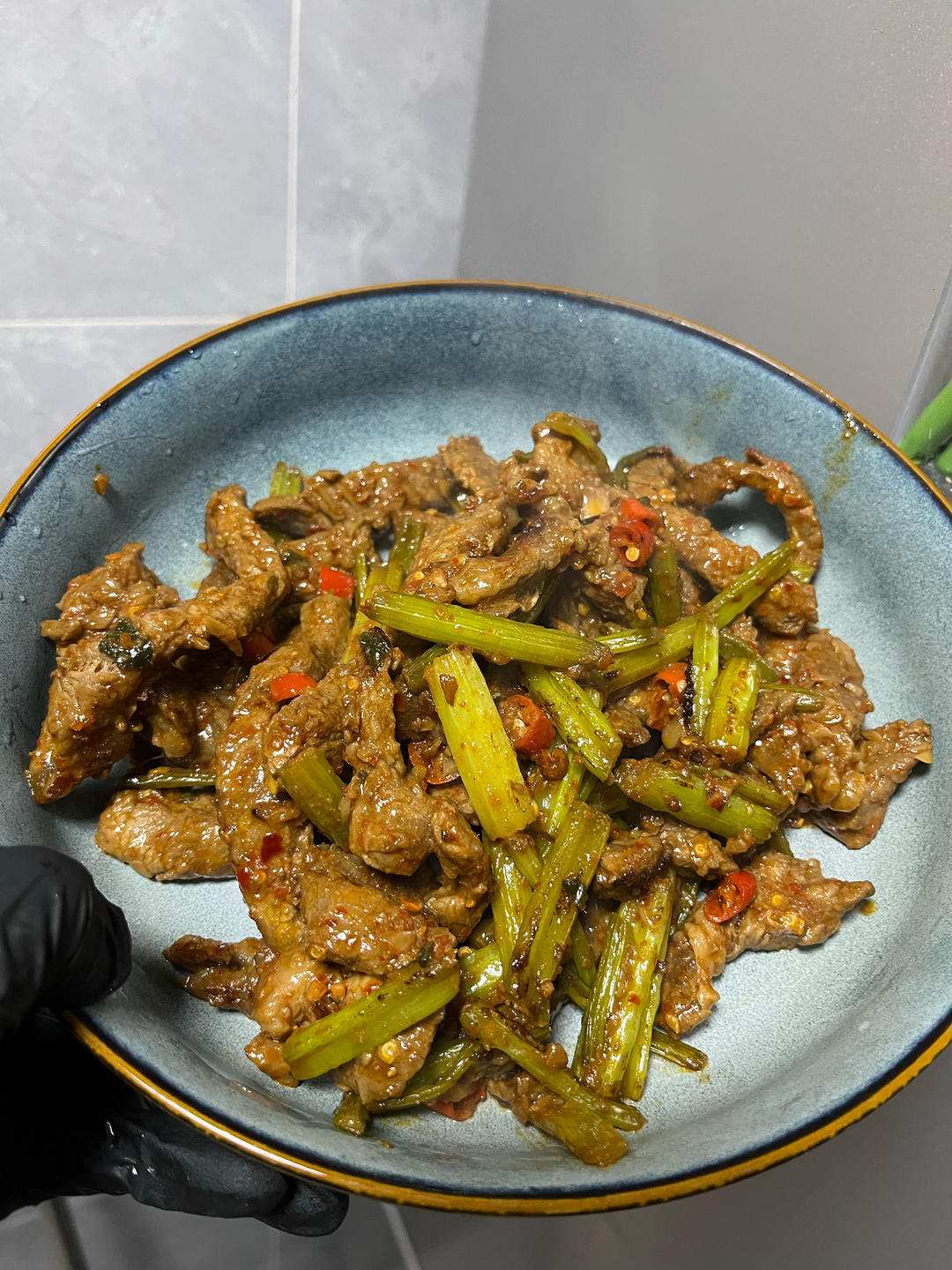 下饭神器又来了，试试这道芹菜炒牛肉！！